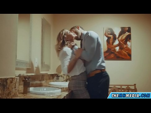 ❤️ Кад те прсата плавуша заведе у јавном тоалету ❤ Супер секс код нас ❤